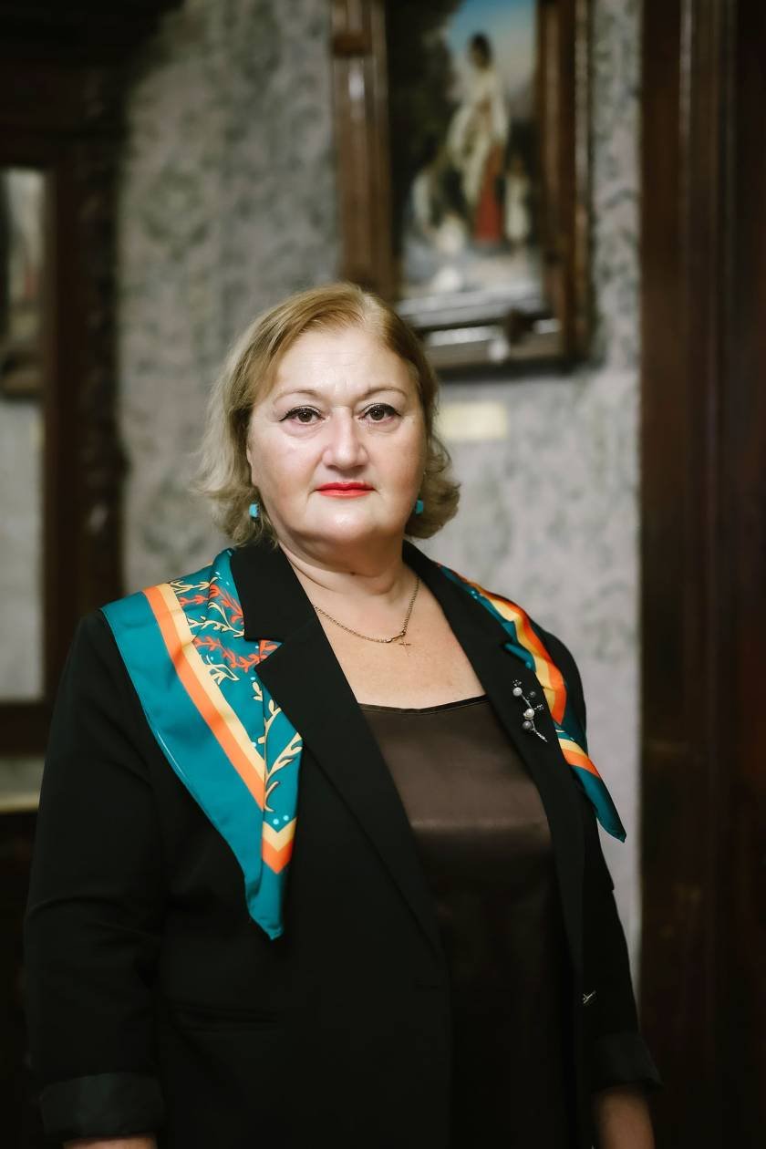 შორენა ყოლანდარია
